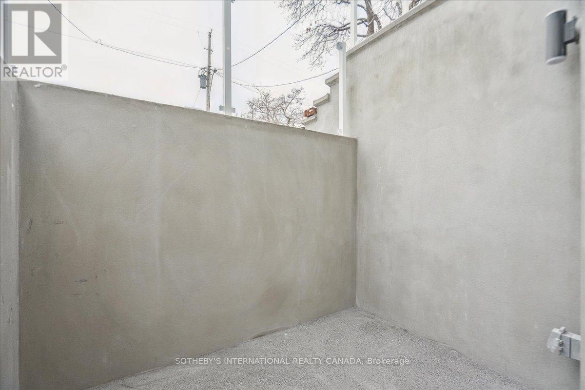 683 Melbourne Avenue, Ottawa, ON -