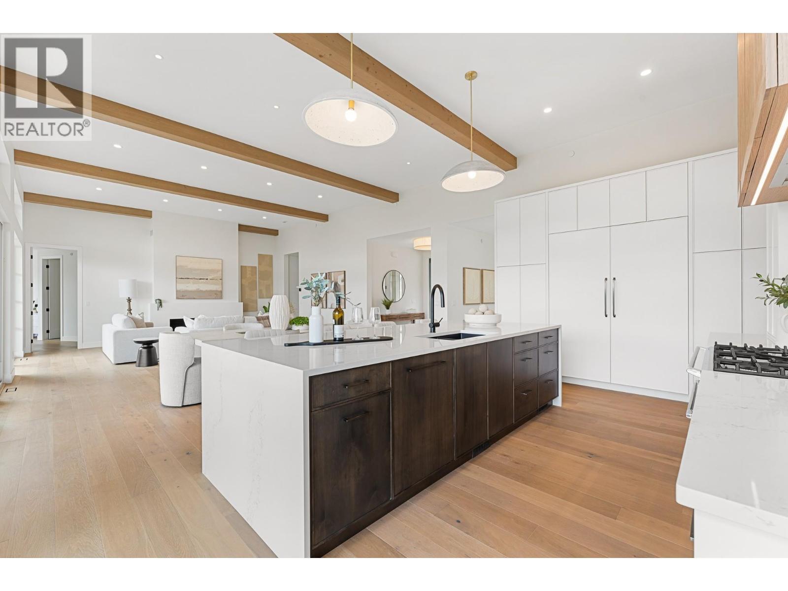 271 Chicopee Road Unit# 4, Vernon, BC - Indoor Photo Showing Kitchen With Upgraded Kitchen