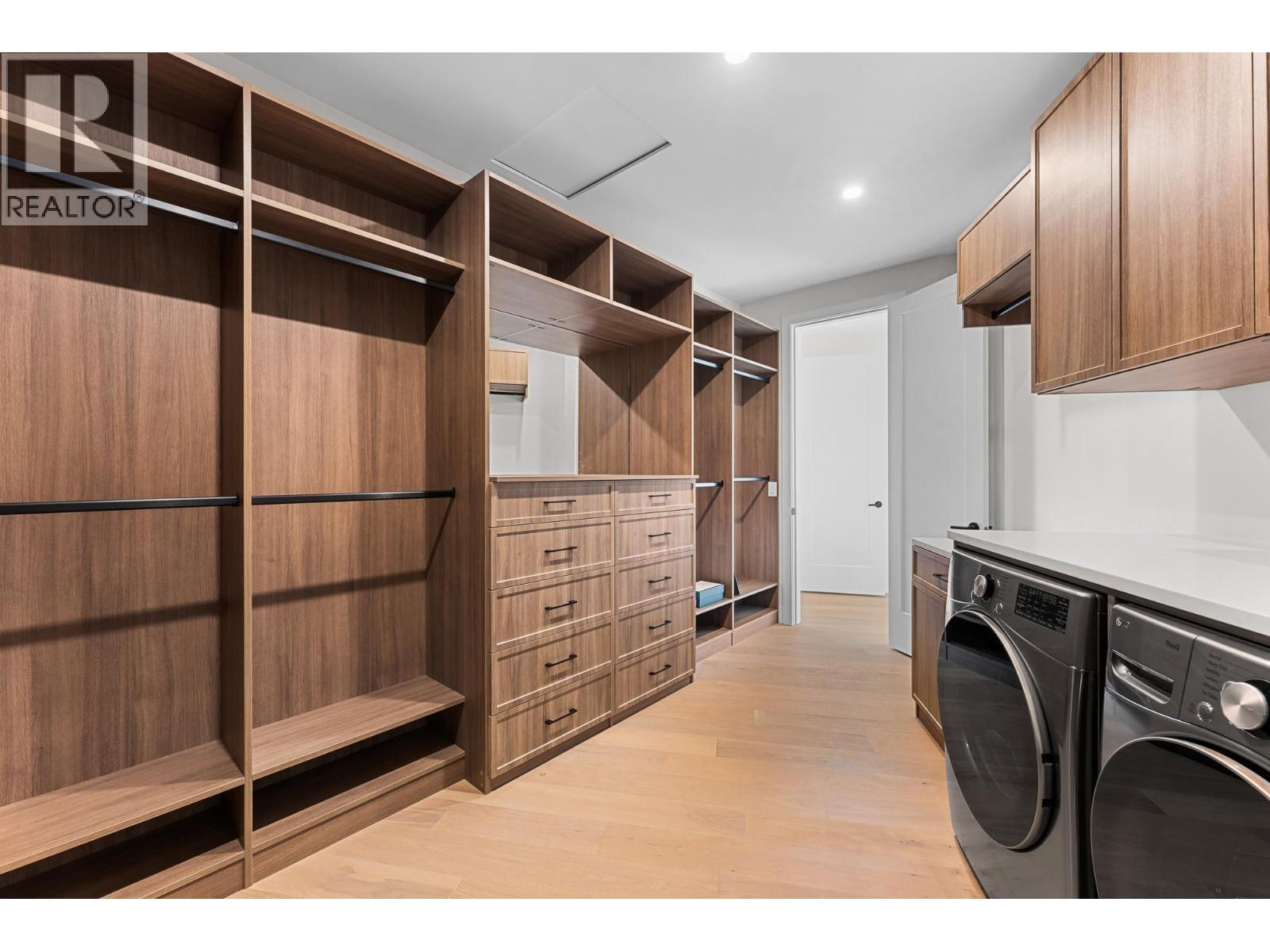 271 Chicopee Road Unit# 4, Vernon, BC - Indoor Photo Showing Laundry Room