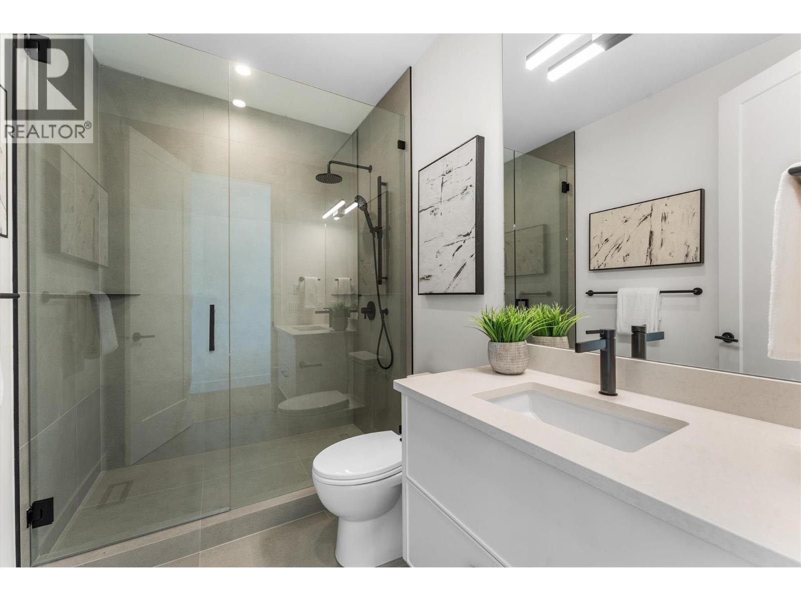 271 Chicopee Road Unit# 4, Vernon, BC - Indoor Photo Showing Bathroom