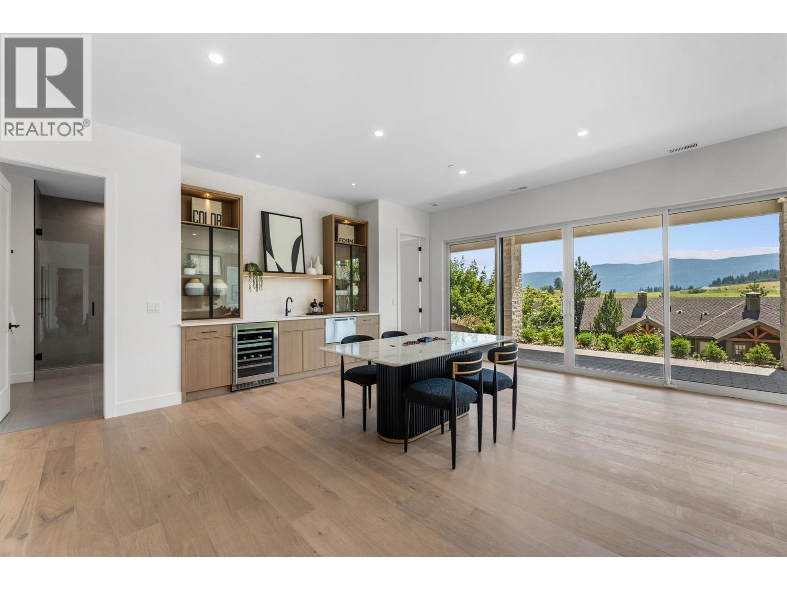 271 Chicopee Road Unit# 4, Vernon, BC - Indoor Photo Showing Dining Room