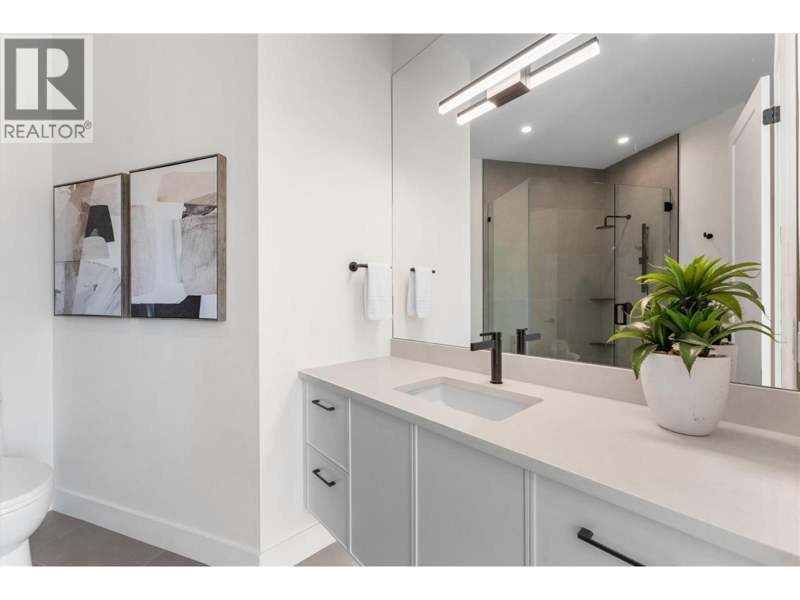 271 Chicopee Road Unit# 4, Vernon, BC - Indoor Photo Showing Bathroom