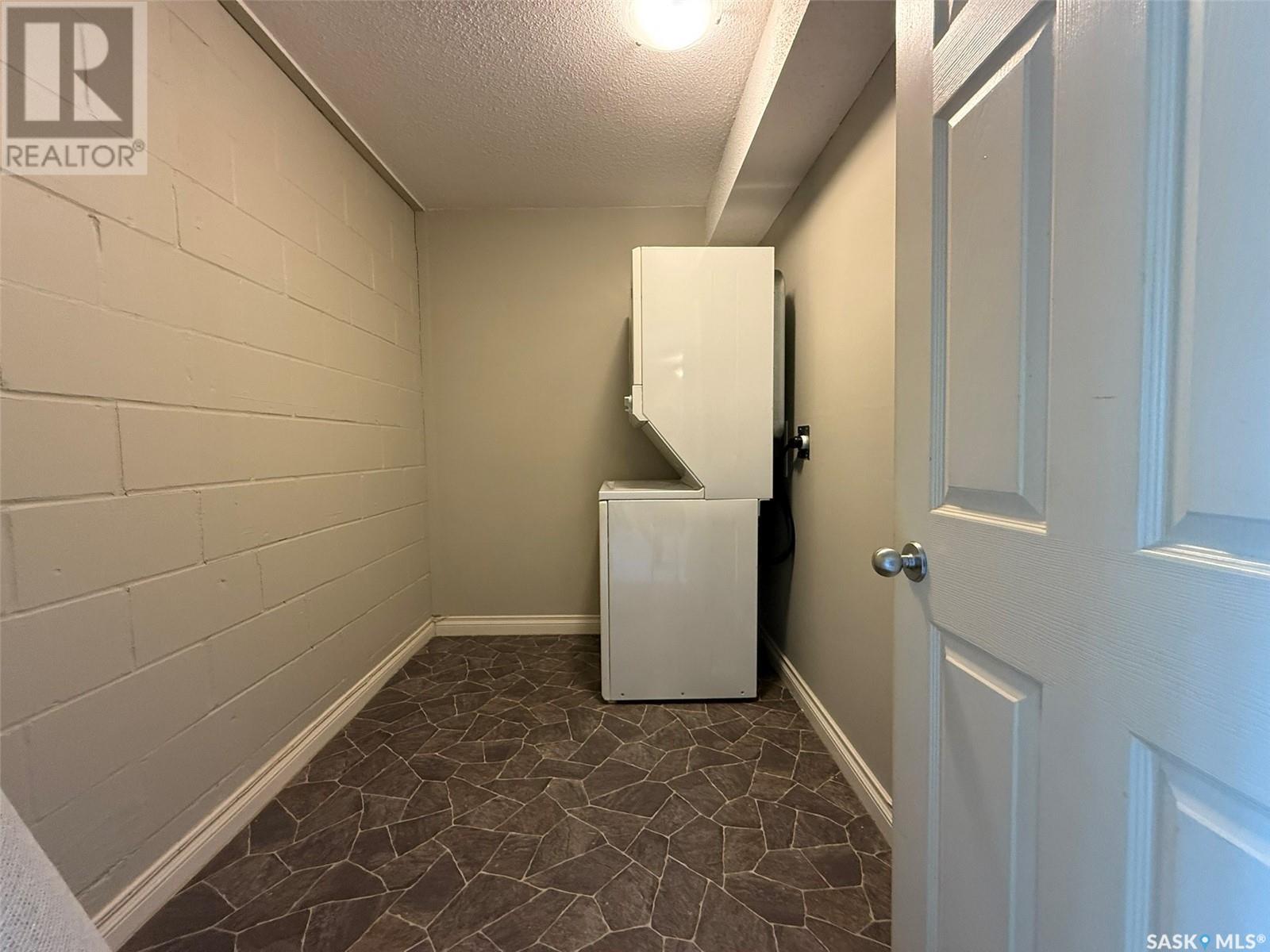 3 1811 8Th Avenue N, Regina, SK - Indoor Photo Showing Laundry Room
