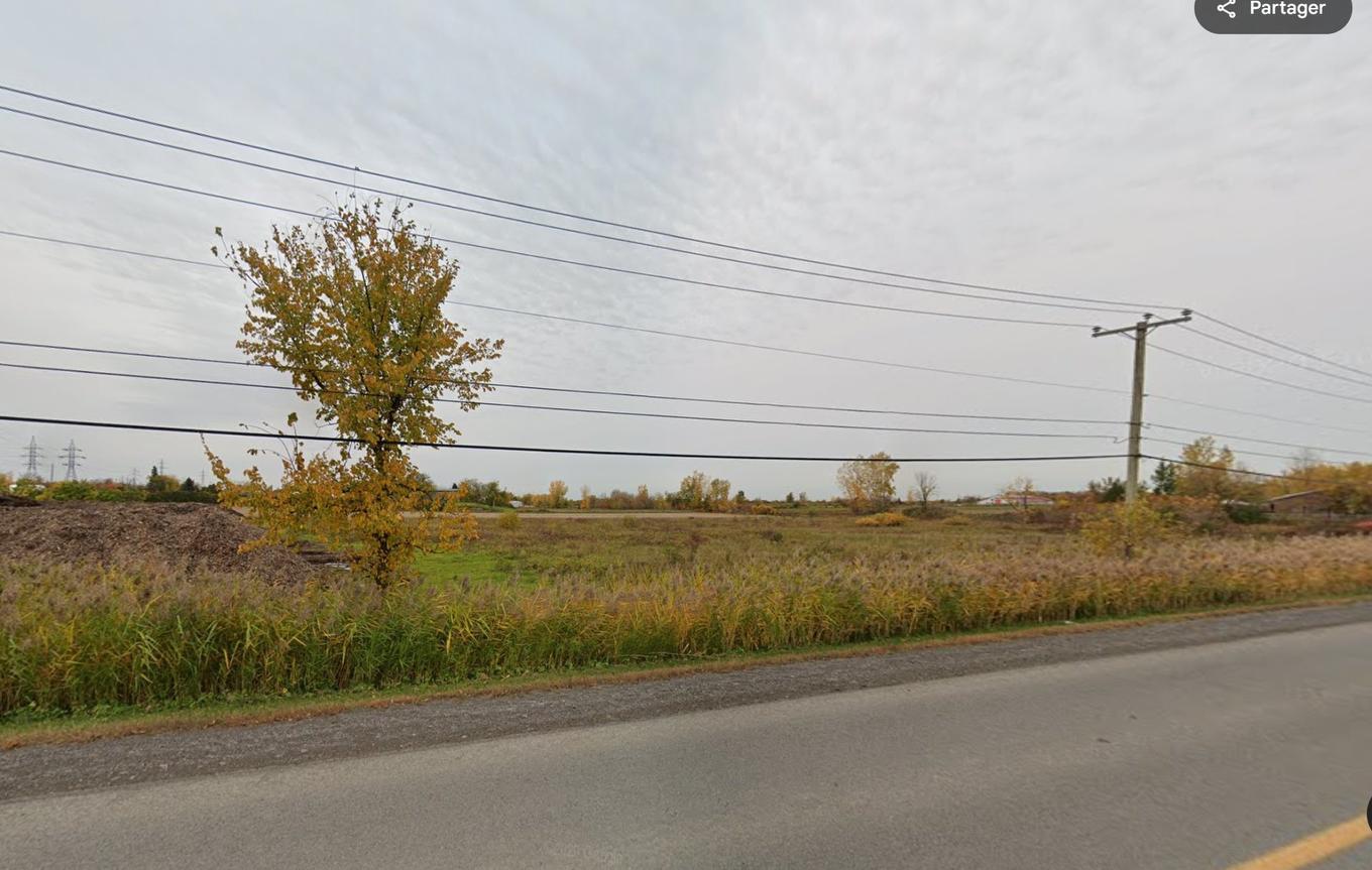 Façade - Boul. Ste-Marie, Laval (Saint-François), QC