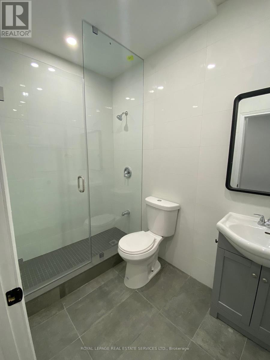 238 Queen Street S, Mississauga, ON