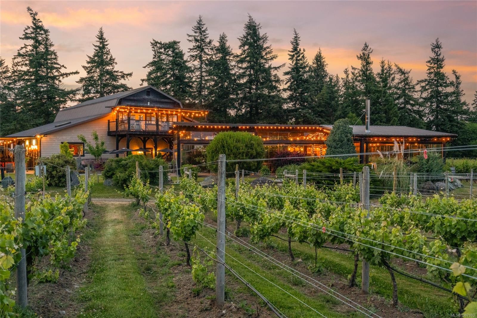 2400 Anderton Rd, Comox, BC