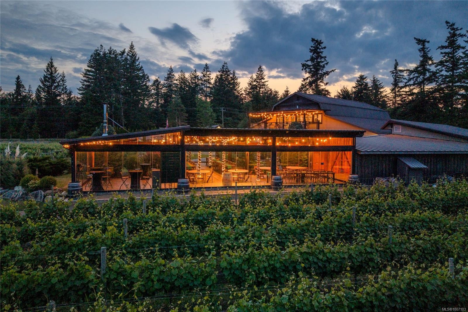 2400 Anderton Rd, Comox, BC