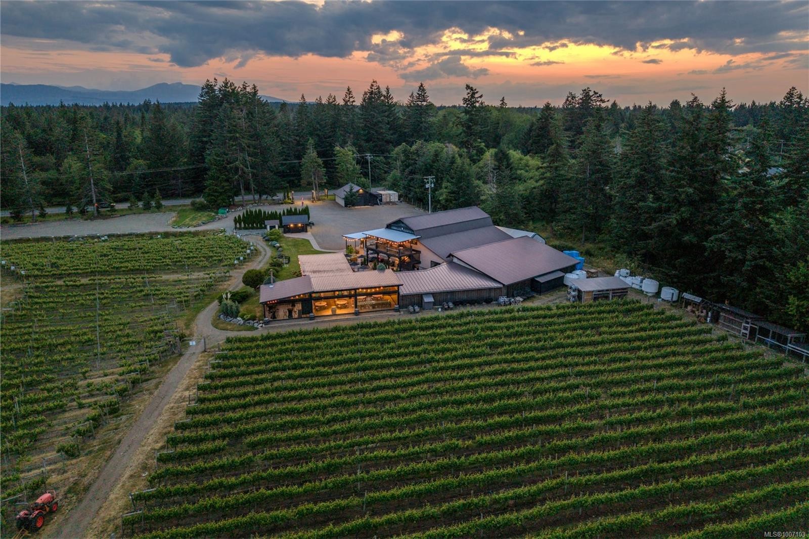 2400 Anderton Rd, Comox, BC