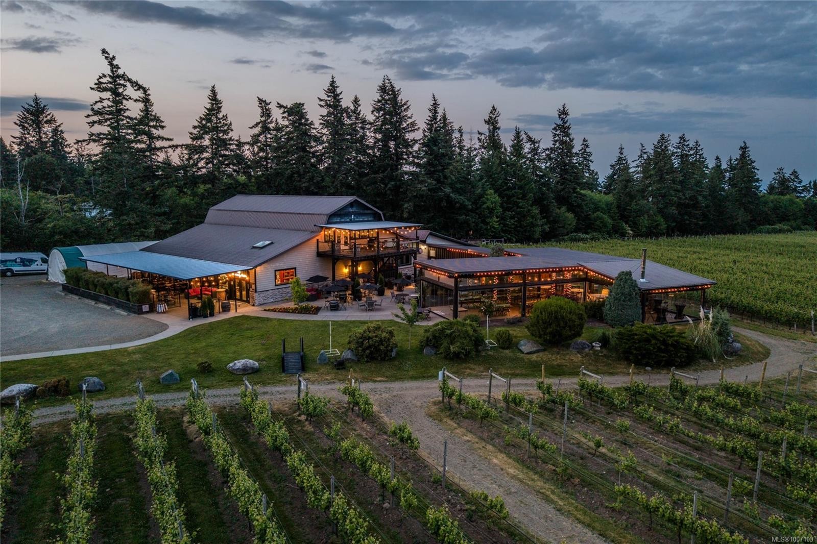 2400 Anderton Rd, Comox, BC