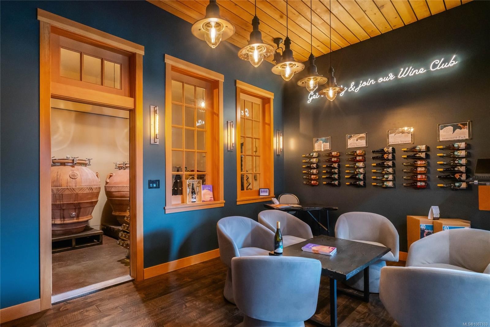 2400 Anderton Rd, Comox, BC