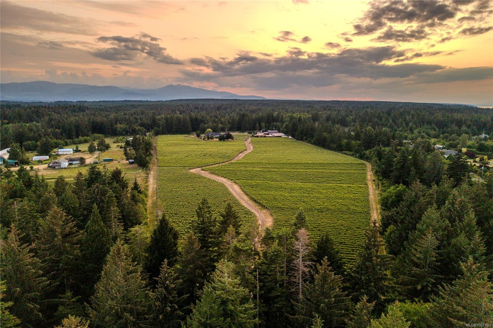 2400 Anderton Rd, Comox, BC