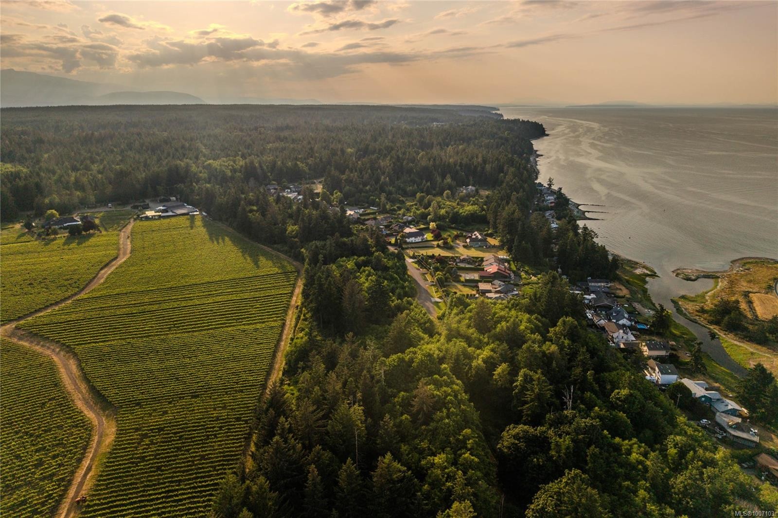 2400 Anderton Rd, Comox, BC