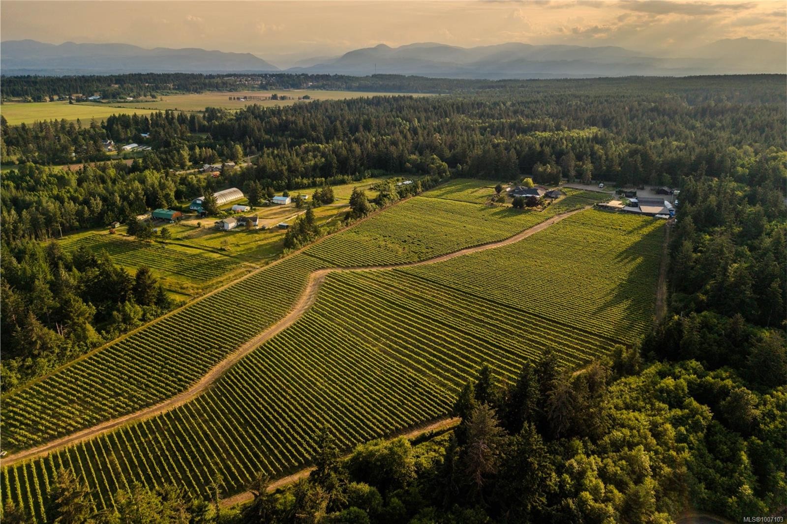 2400 Anderton Rd, Comox, BC