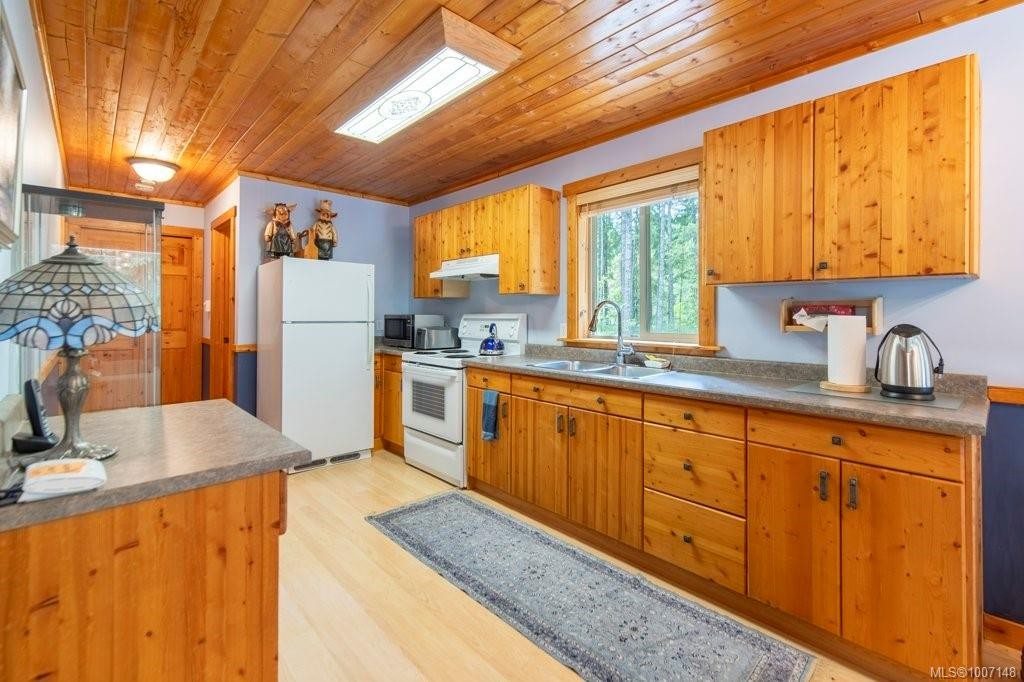 3272 Roper Rd, Nanaimo, BC