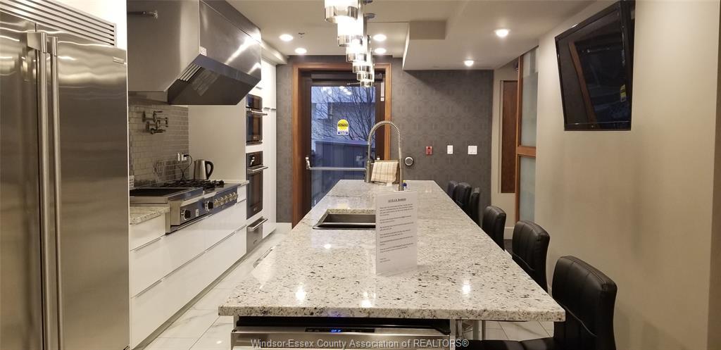 502-1011 Ouellette, Windsor, ON