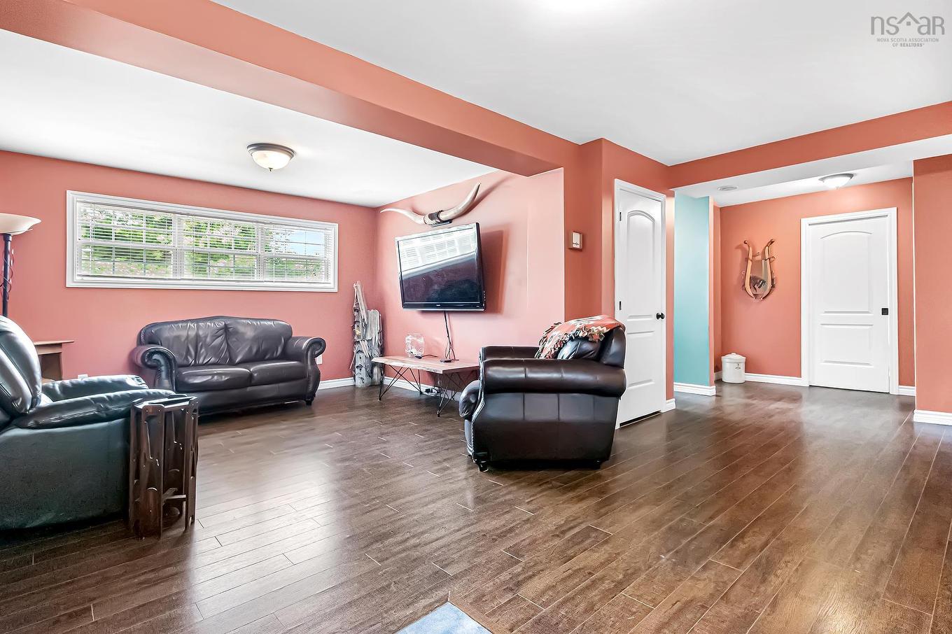 579 Highway 1, Mount Uniacke, NS