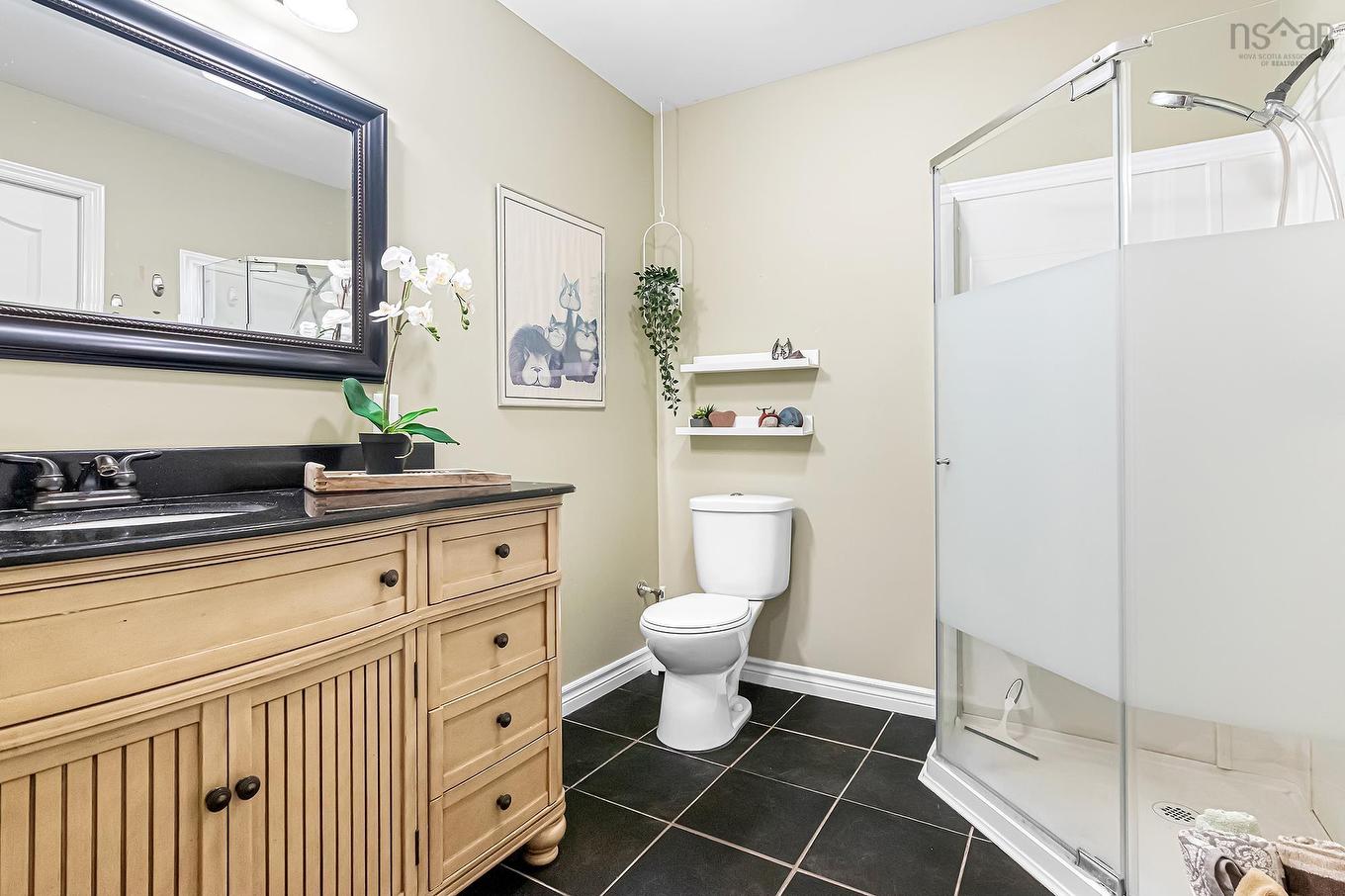 579 Highway 1, Mount Uniacke, NS