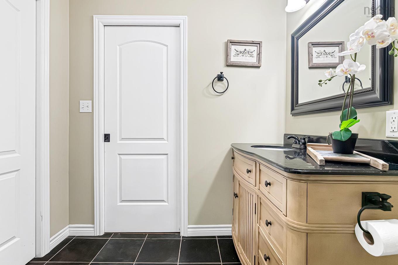 579 Highway 1, Mount Uniacke, NS