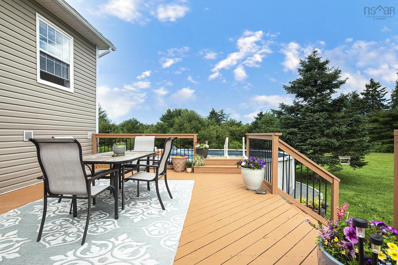 579 Highway 1, Mount Uniacke, NS