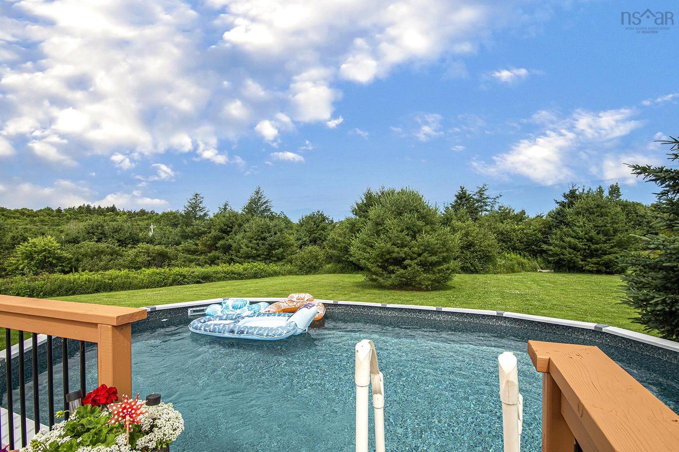 579 Highway 1, Mount Uniacke, NS