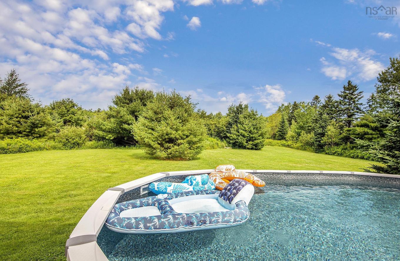 579 Highway 1, Mount Uniacke, NS