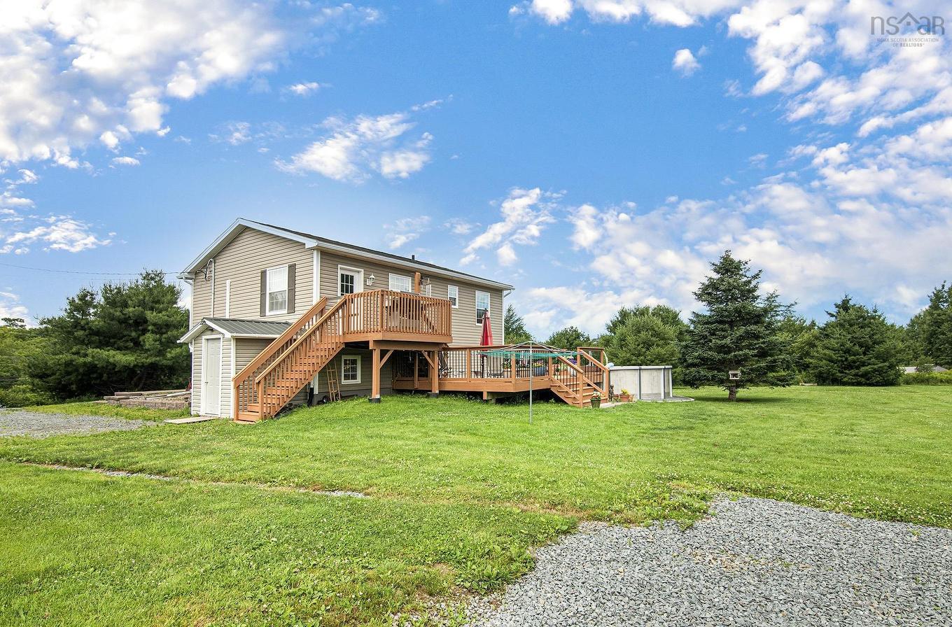 579 Highway 1, Mount Uniacke, NS