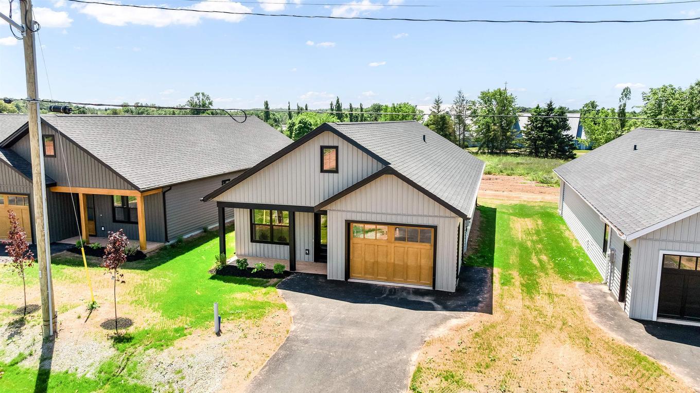 28 Reddin Heights, Stratford, PE