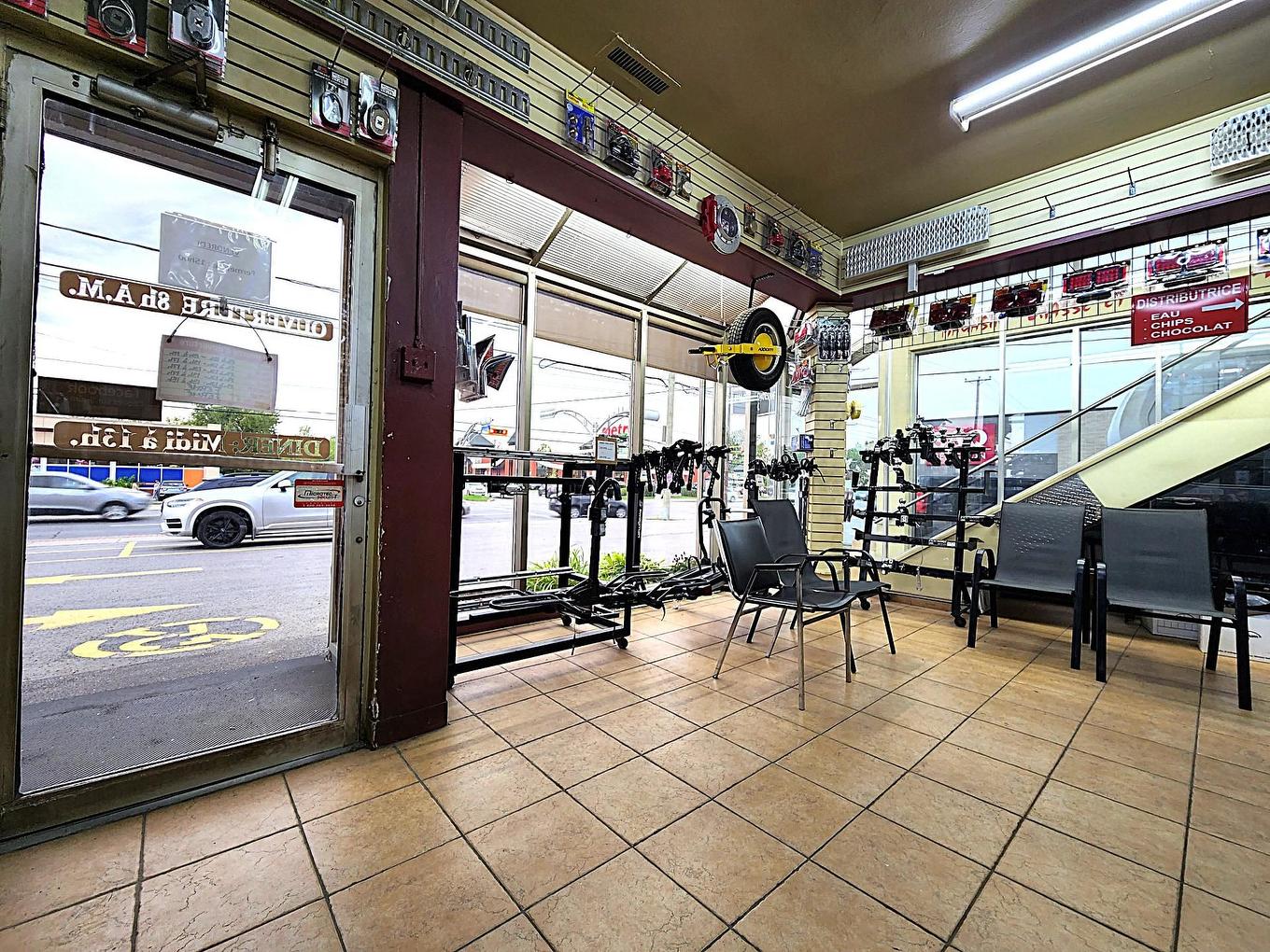 Réception - 4975 Boul. Des Laurentides, Laval (Auteuil), QC - Indoor Photo Showing Other Room