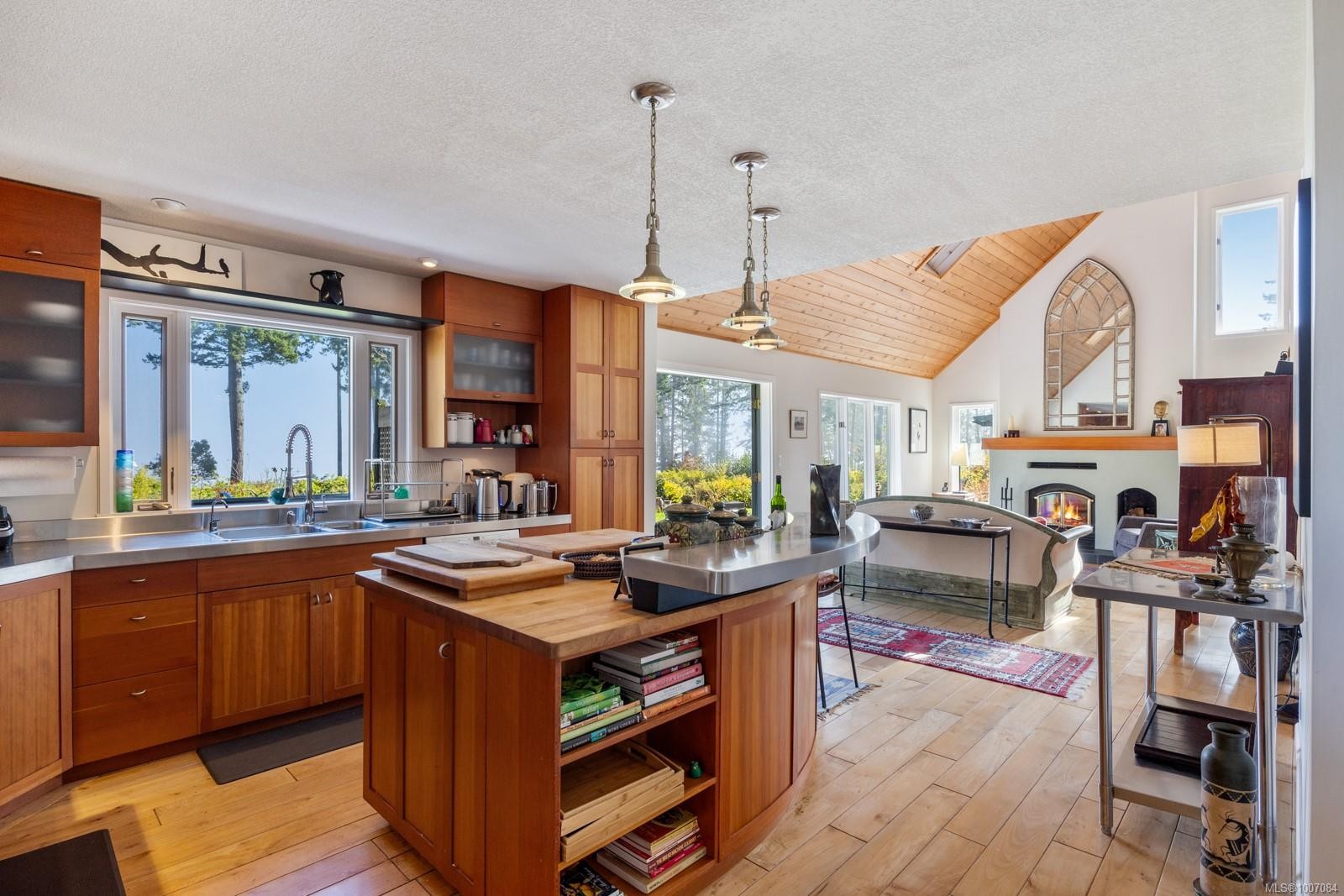 1901 East Rd, Denman Island, BC