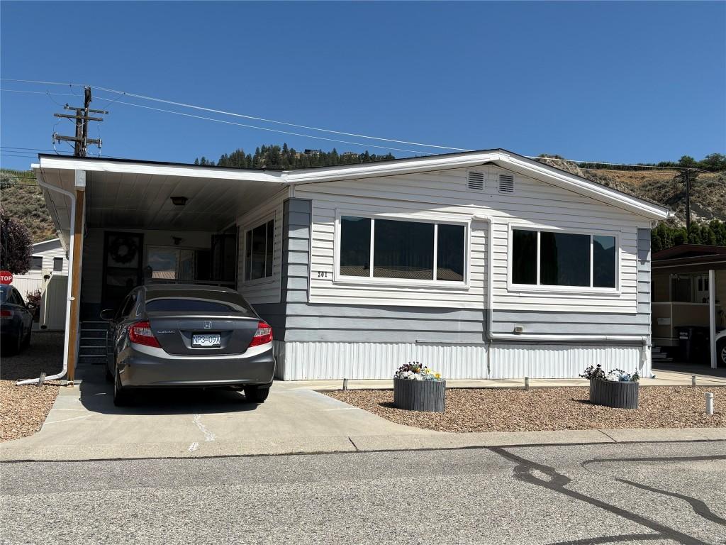 201-3105 South Main Street, Penticton, BC