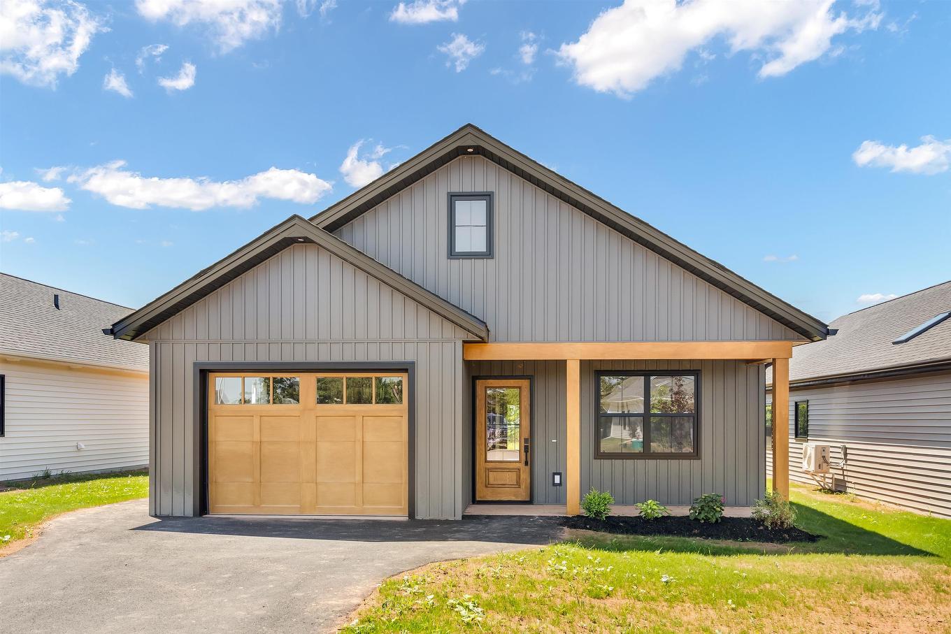 32 Reddin Heights, Stratford, PE