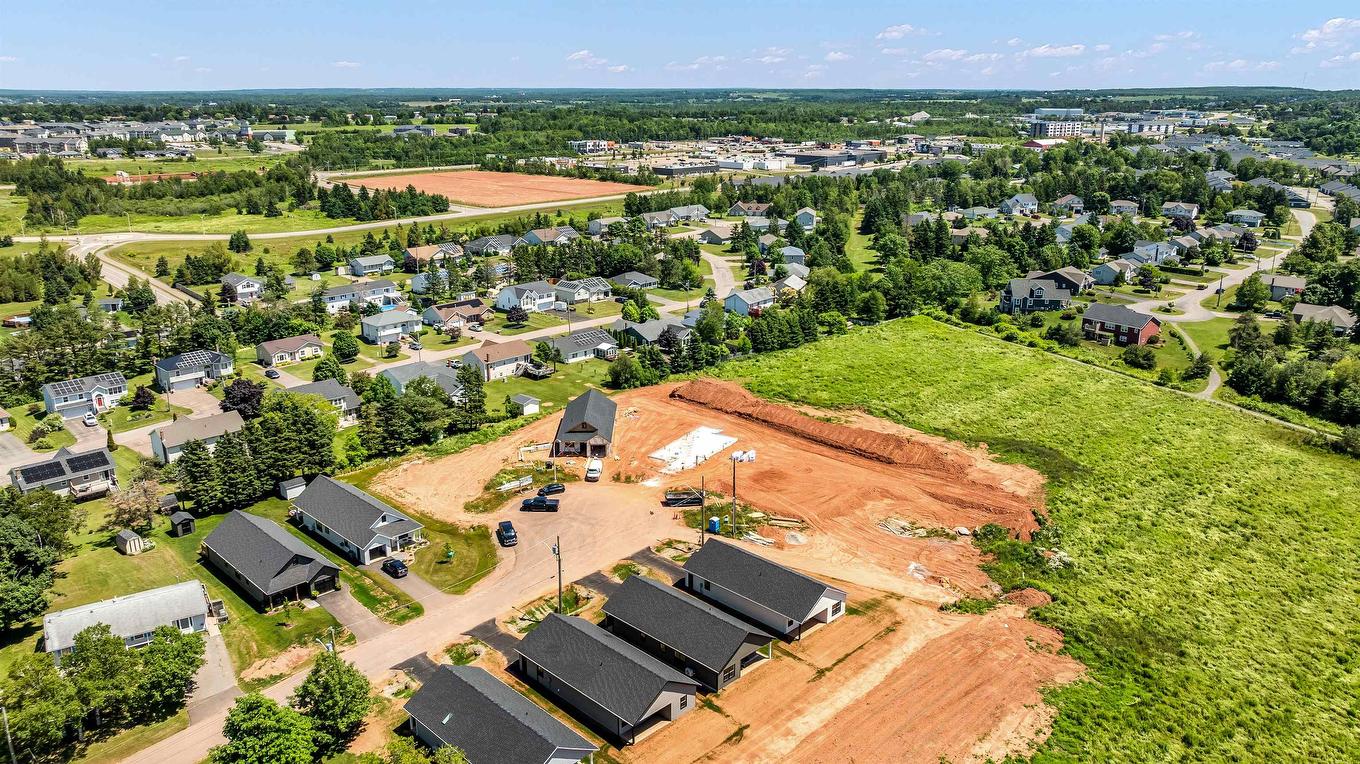 32 Reddin Heights, Stratford, PE