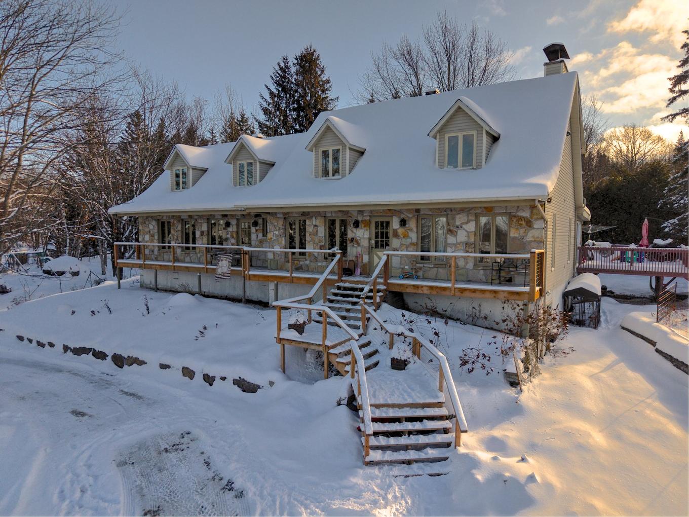 Façade - 202 Ch. Des Chênes, Sainte-Anne-Des-Lacs, QC - Outdoor