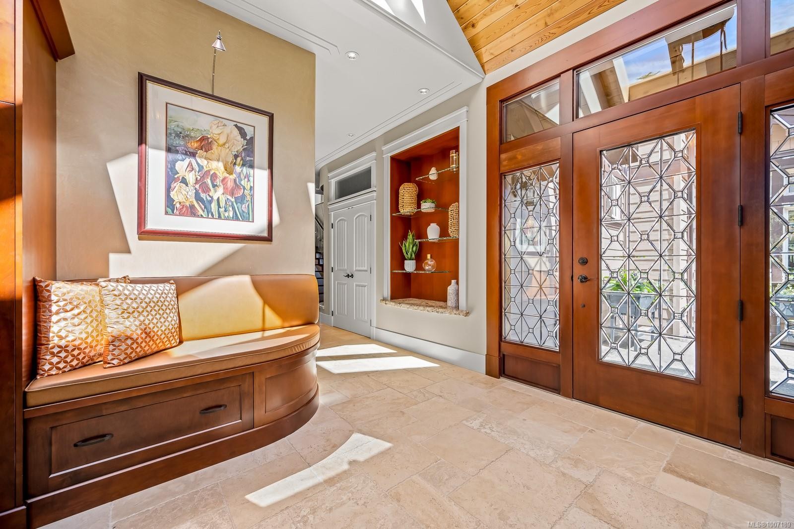 3943-3941 Marine Dr, Royston, BC