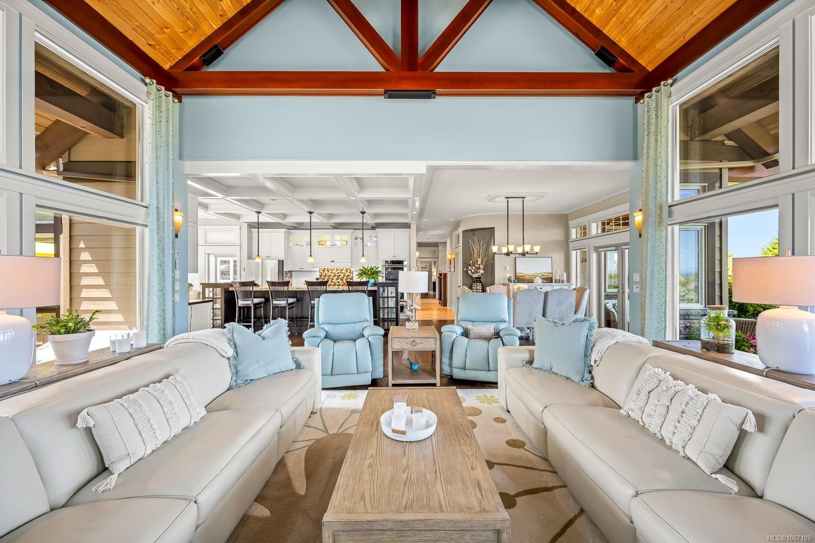 3943-3941 Marine Dr, Royston, BC