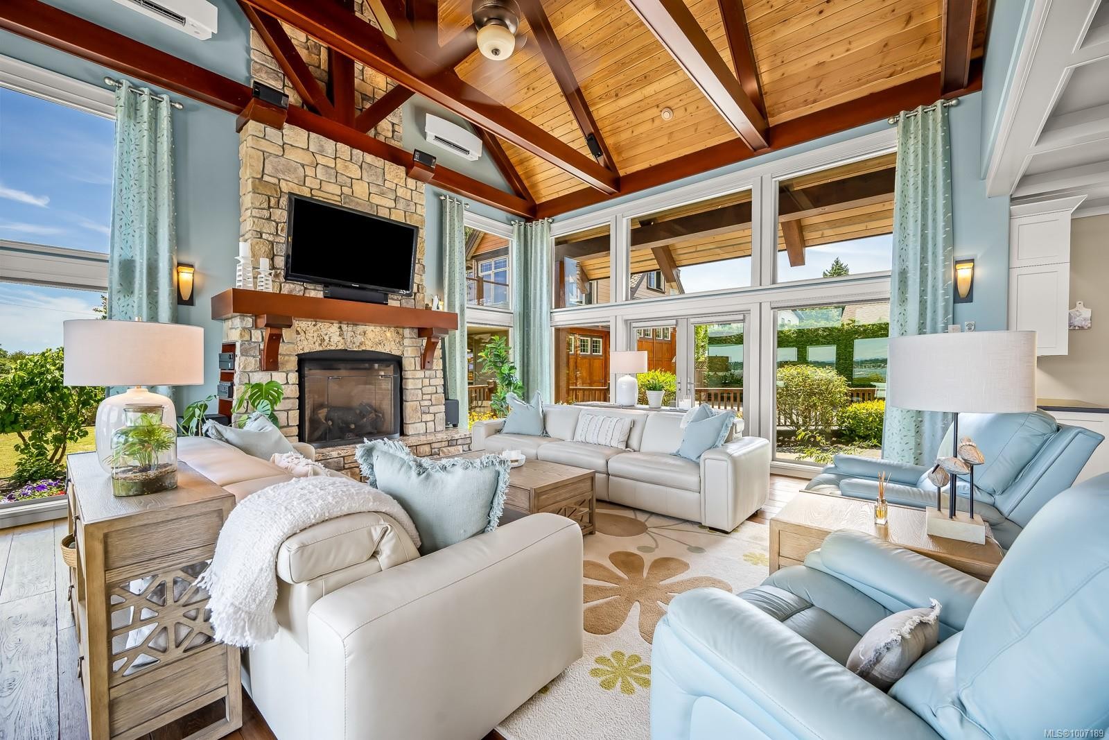 3943-3941 Marine Dr, Royston, BC