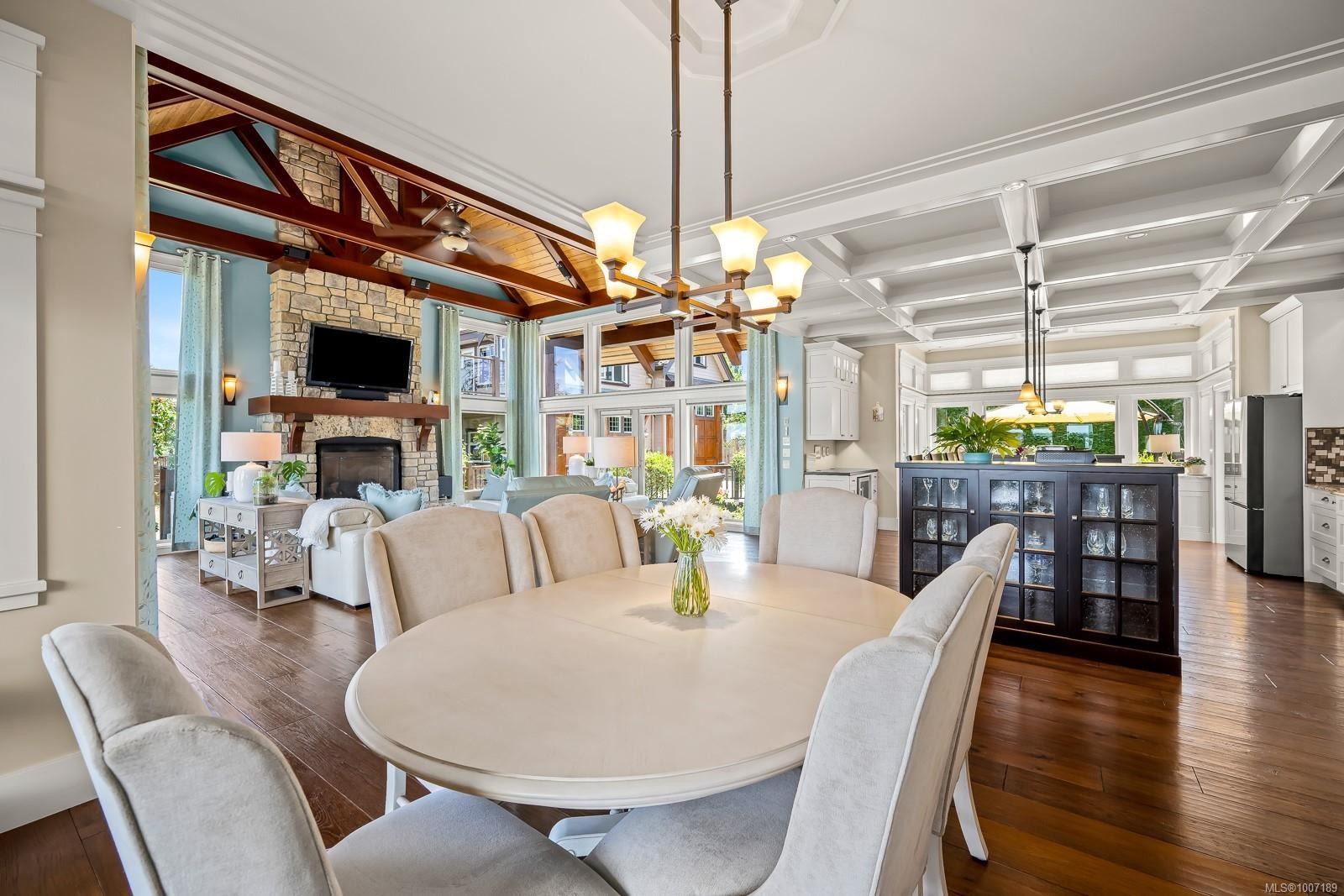 3943-3941 Marine Dr, Royston, BC