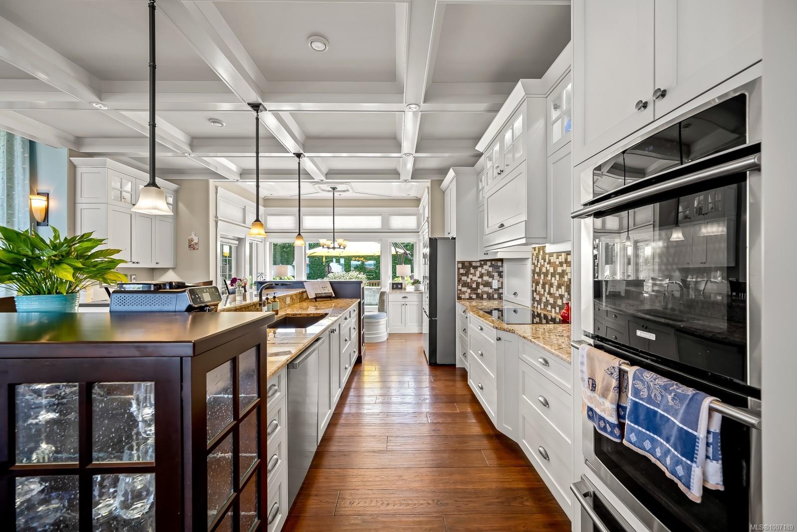 3943-3941 Marine Dr, Royston, BC