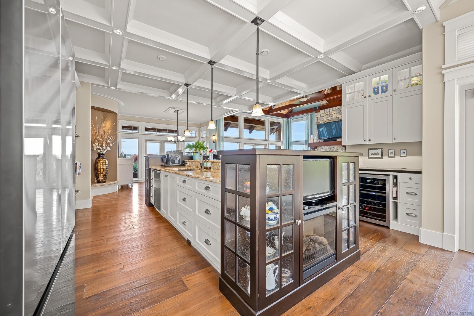 3943-3941 Marine Dr, Royston, BC