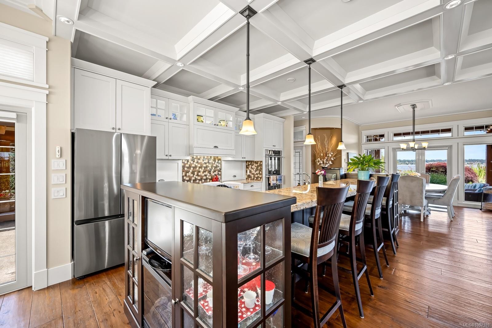 3943-3941 Marine Dr, Royston, BC