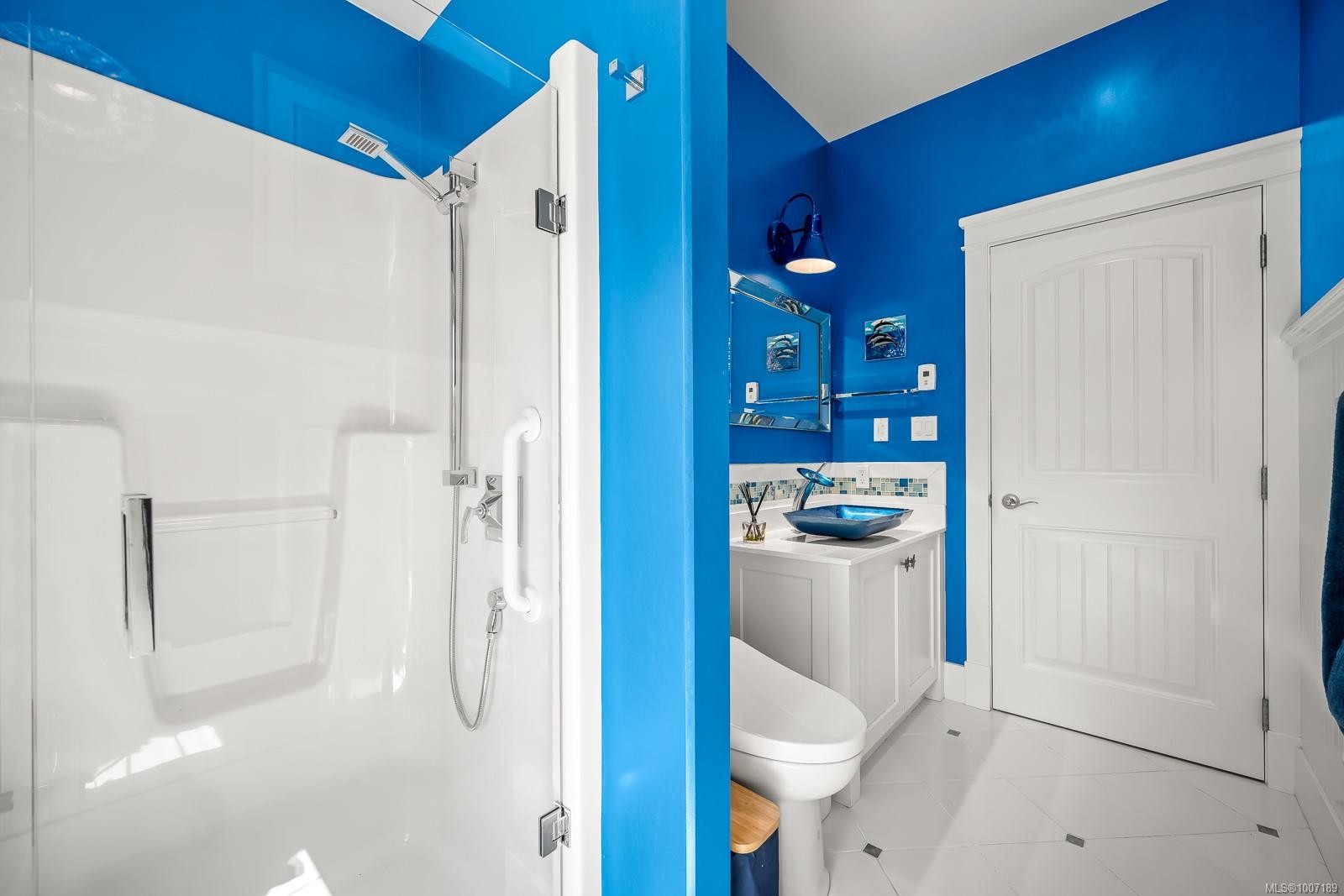 3943-3941 Marine Dr, Royston, BC