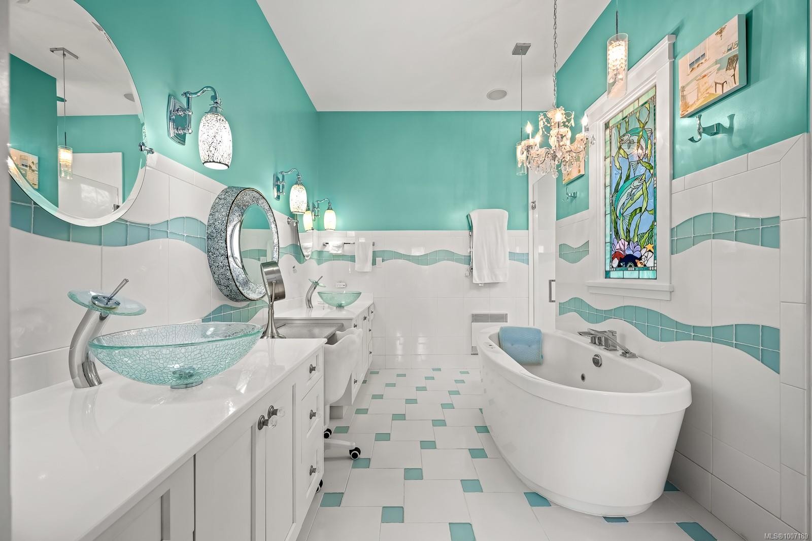 3943-3941 Marine Dr, Royston, BC