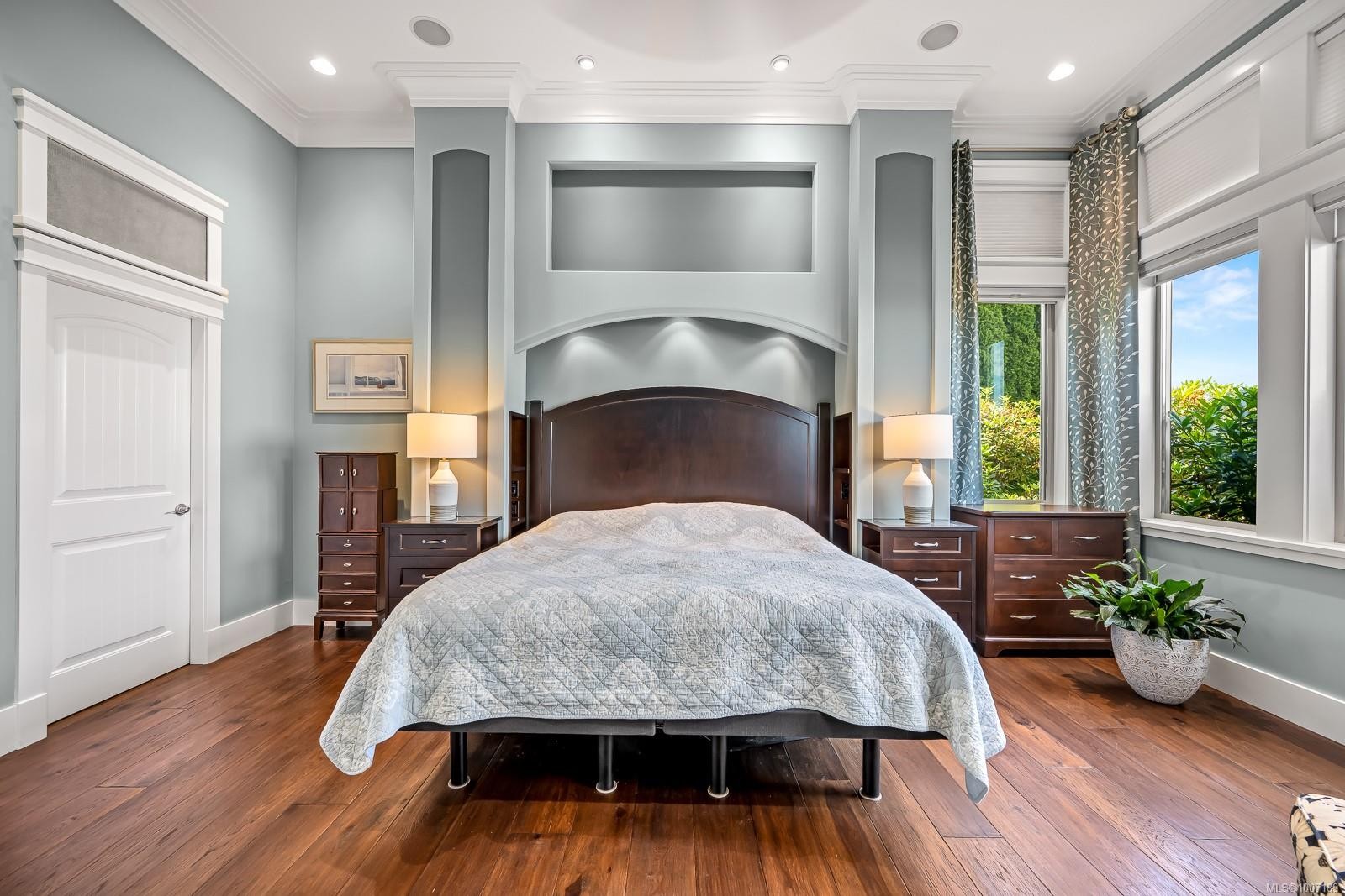 3943-3941 Marine Dr, Royston, BC