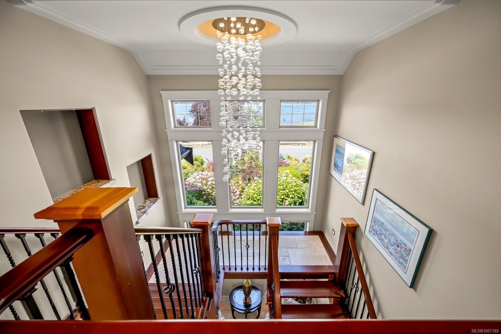 3943-3941 Marine Dr, Royston, BC