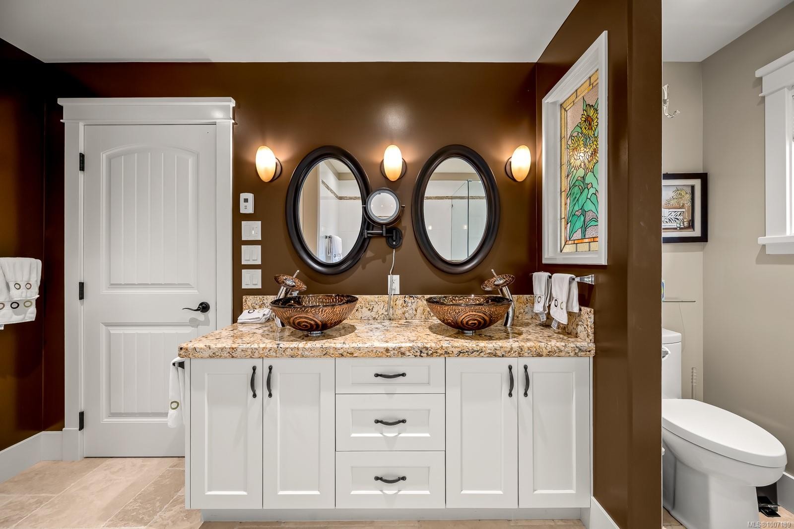 3943-3941 Marine Dr, Royston, BC