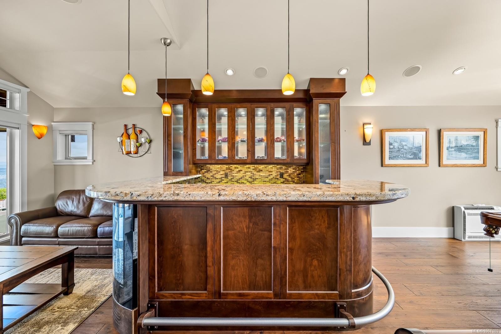 3943-3941 Marine Dr, Royston, BC