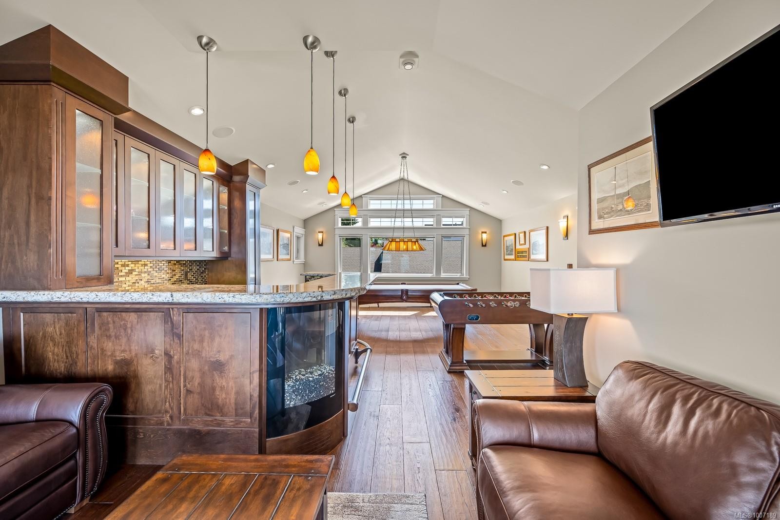 3943-3941 Marine Dr, Royston, BC