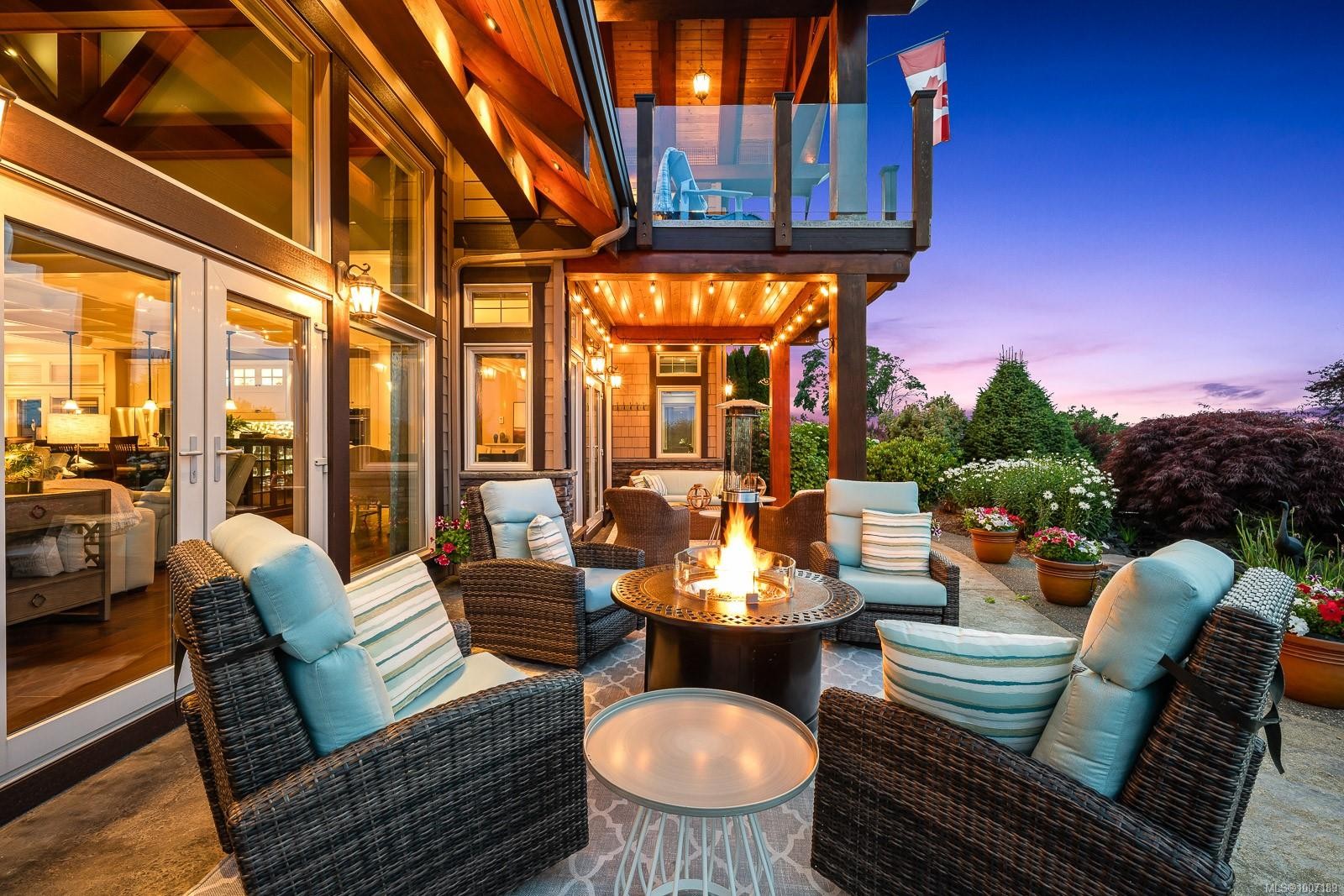 3943-3941 Marine Dr, Royston, BC