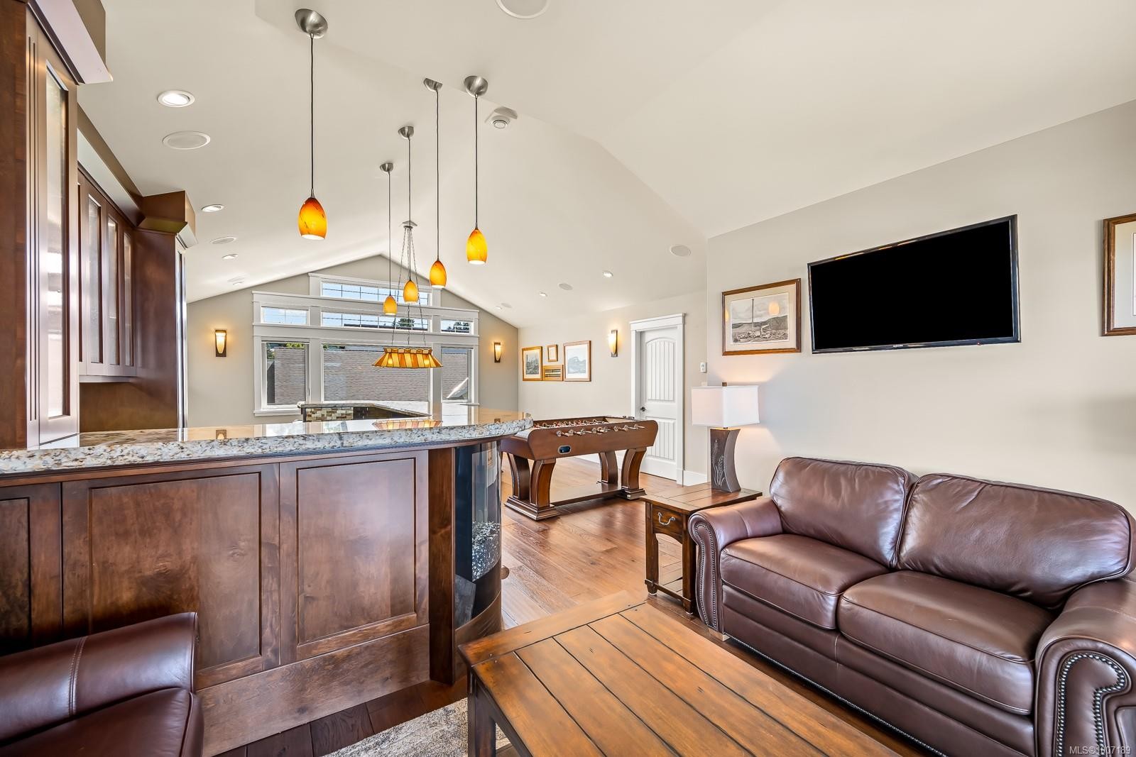 3943-3941 Marine Dr, Royston, BC