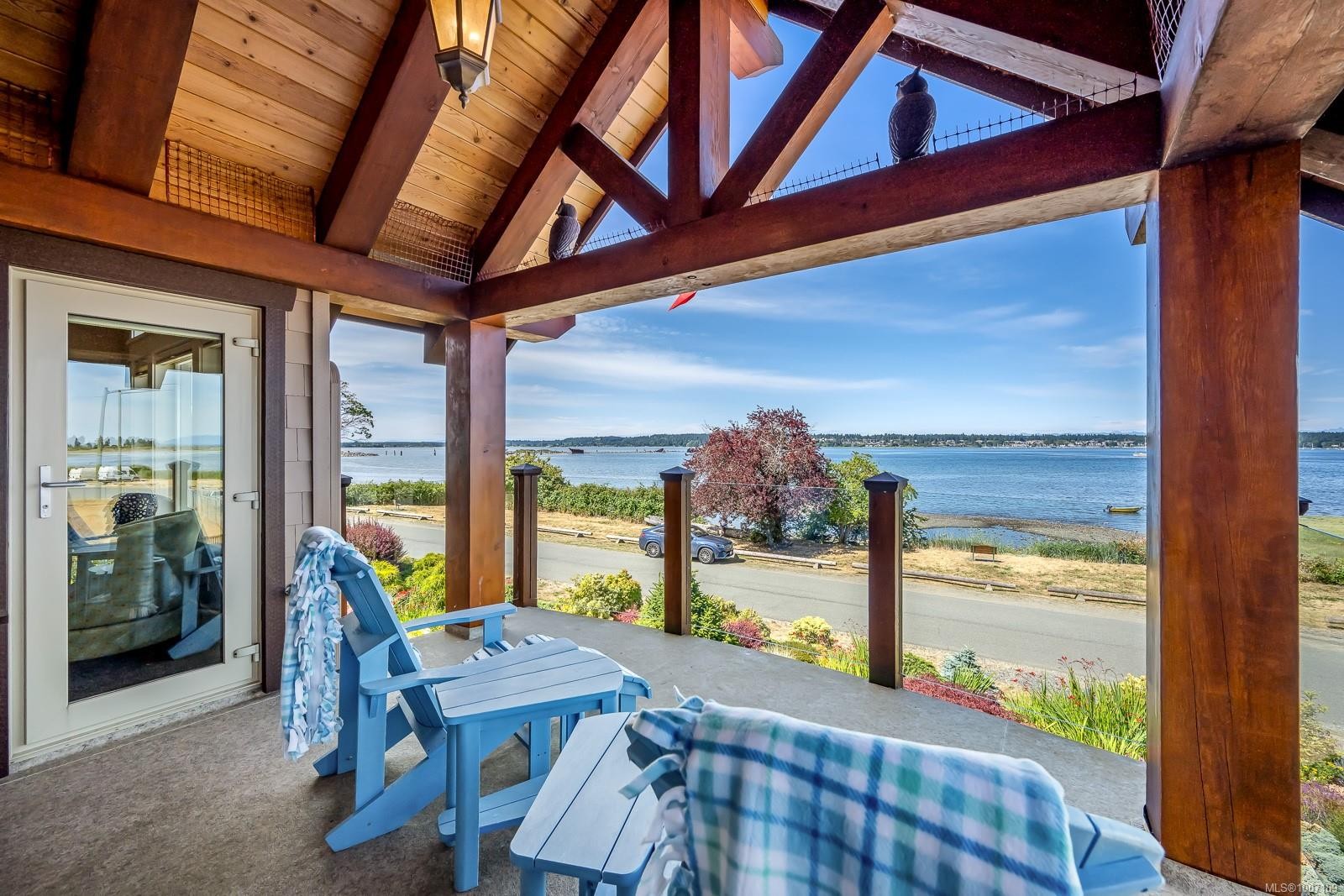 3943-3941 Marine Dr, Royston, BC